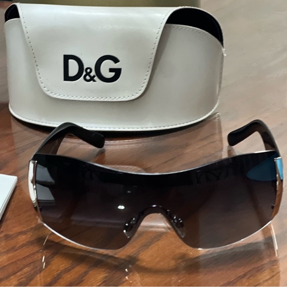 Dolce & Gabbana Sunglasses, with Case & Dust Bag  Style DD8039 - Picture 2 of 8